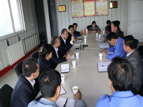 親臨基層，與職工面對面談心